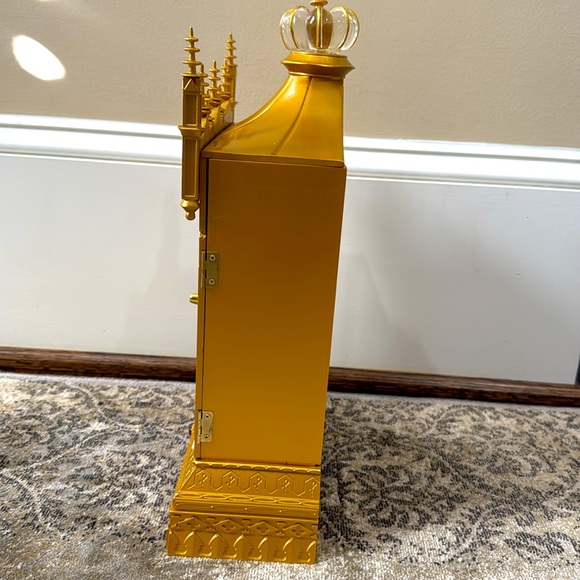 Sleeping Beauty Jewelry Box designed by Ashley Taylor - Picture 2 of 13